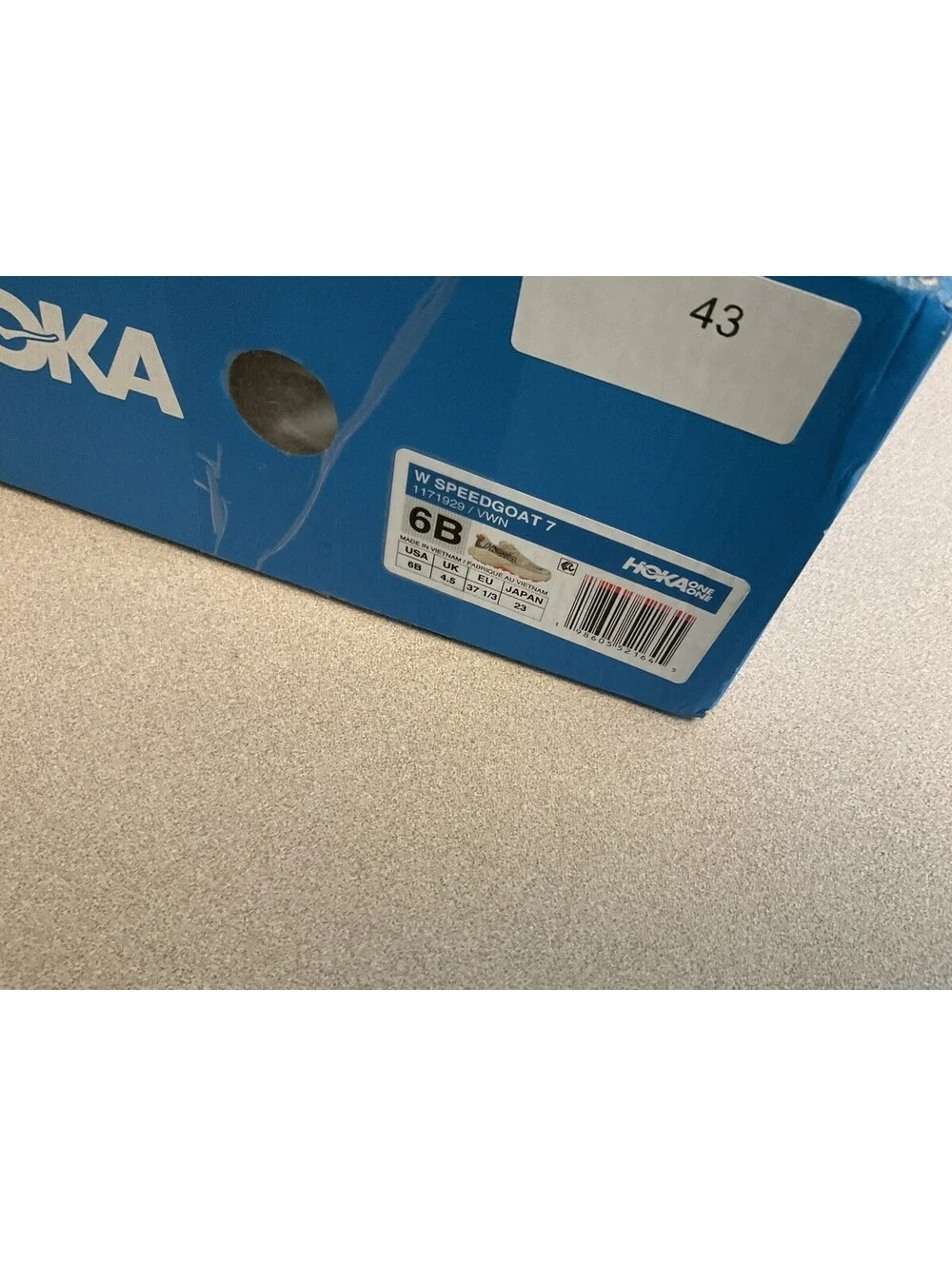New! Womens Hoka One One Speedgoat 7 Vintage Yellow Trail Running Shoes. Size 6B